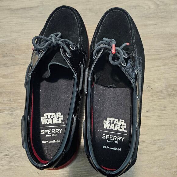 Sperry x Star Wars Flats Womens Size 7.5 Black A/O 2-Eye Darth Vader Leather Red - Picture 3 of 9
